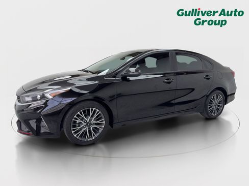 Used 2023 Kia Forte GT-Line w/ GT-Line Premium Package image 2