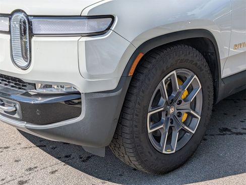 Used 2022 Rivian R1T Adventure image 9
