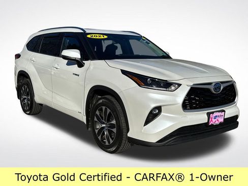 Certified 2021 Toyota Highlander XLE image 9
