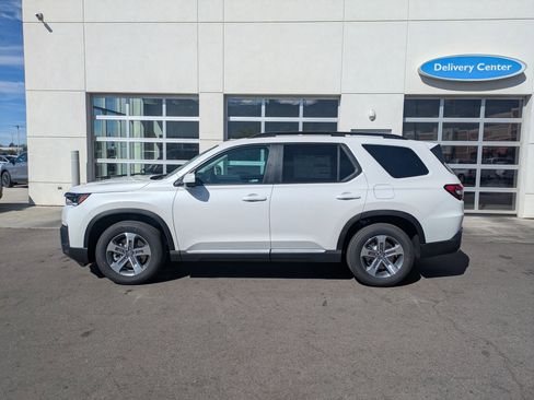 New 2026 Honda Pilot TrailSport image 8