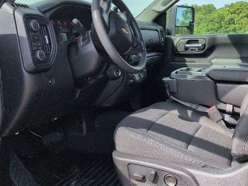 New 2026 Chevrolet Silverado 2500 Custom w/ Custom Value Package AWD/4WD image 9