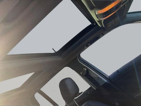 Used 2015 Mercedes-Benz GLK 350 4MATIC image 25