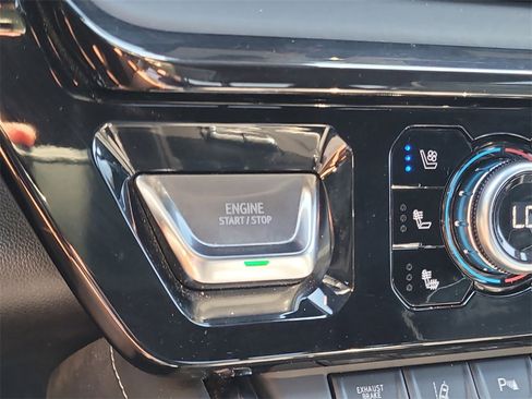 Used 2024 GMC Sierra 2500 AT4X w/ AT4X AEV Edition image 29