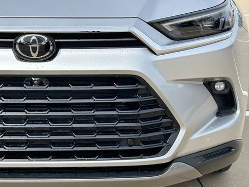 Certified 2024 Toyota Grand Highlander Platinum image 9