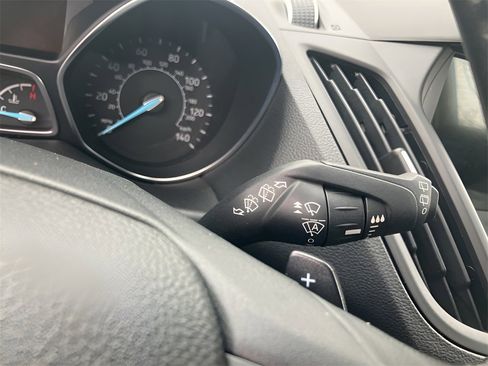 Used 2018 Ford Escape Titanium w/ Ford Safe & Smart Package image 19