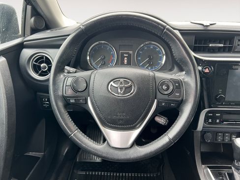 Used 2019 Toyota Corolla XSE FWD image 12