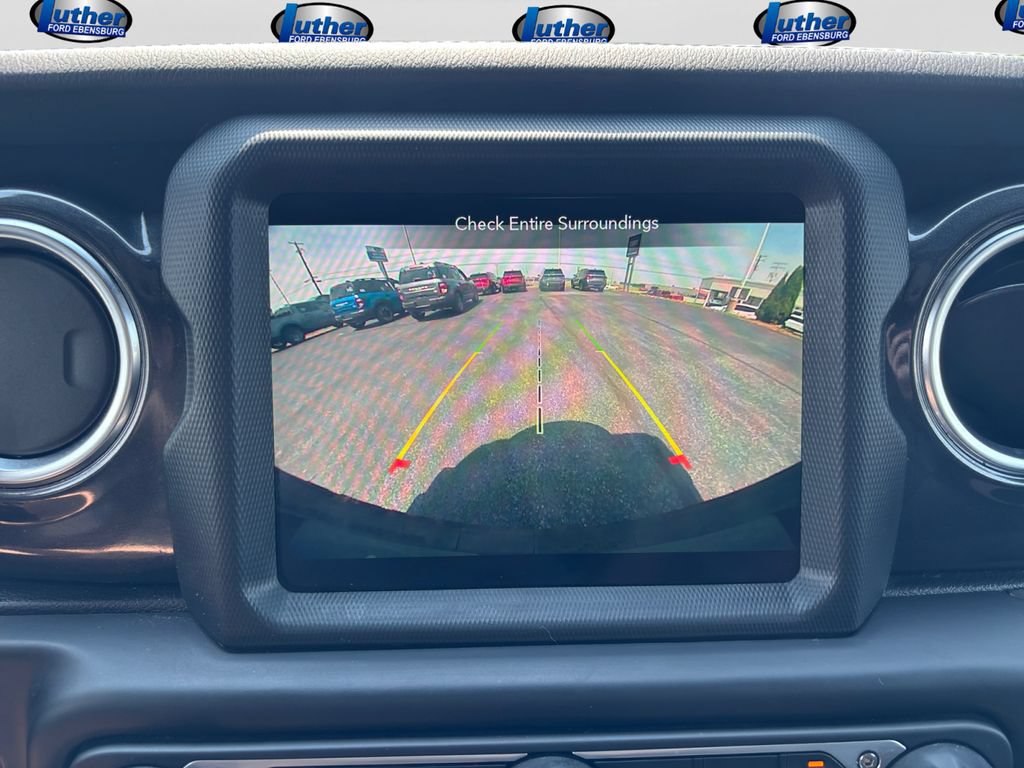 Used 2022 Jeep Wrangler Unlimited Sahara AWD/4WD image 20