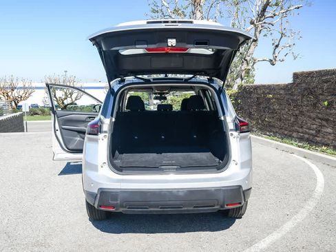 Used 2024 Nissan Rogue S image 26