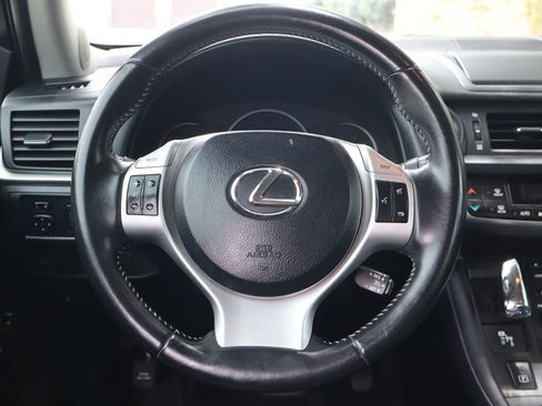 Used 2012 Lexus CT 200h Premium w/ Leather Pkg FWD image 18