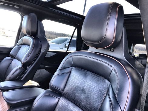 Used 2025 Lincoln Navigator L Black Label image 11