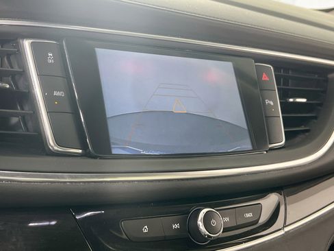 Used 2019 Buick Enclave Essence image 14