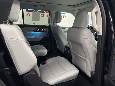 New 2026 Ford Explorer Platinum image 31
