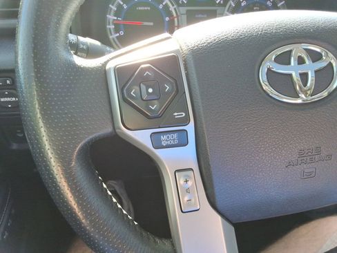 Used 2018 Toyota 4Runner Limited AWD/4WD image 29