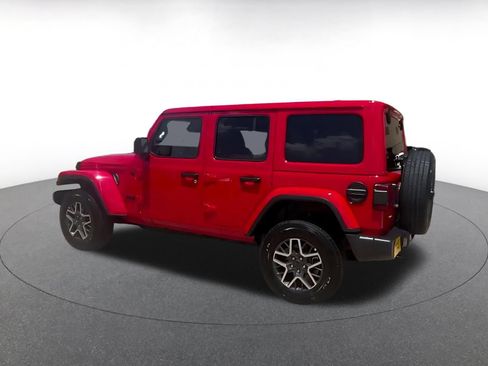 Used 2025 Jeep Wrangler Unlimited Sahara AWD/4WD image 8