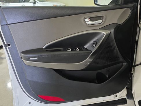 Used 2017 Hyundai Santa Fe SE image 20