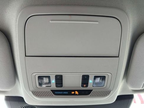 Used 2025 Ford Explorer Active RWD image 22