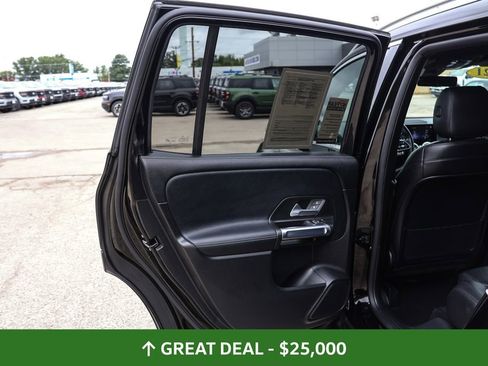 Used 2021 Mercedes-Benz GLB 250 image 33