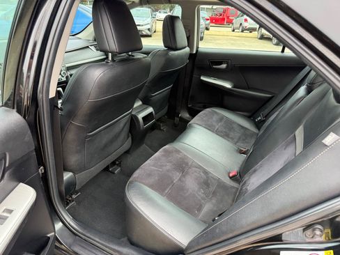 Used 2012 Toyota Camry SE FWD image 26