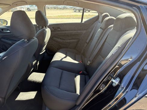 Used 2025 Nissan Altima 2.5 SV image 25