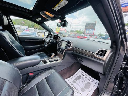 Used 2017 Jeep Grand Cherokee Overland RWD image 29