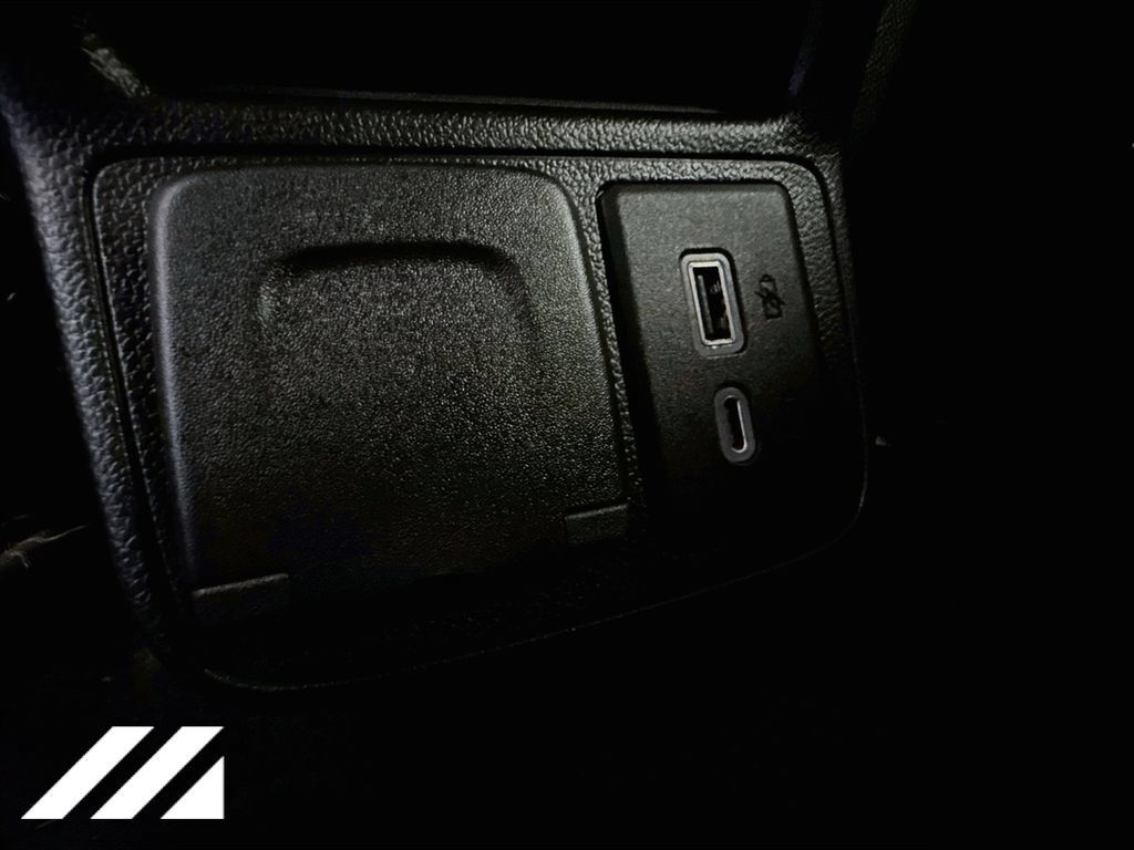 Used 2021 Buick Encore GX Essence w/ Advanced Technology Package AWD/4WD image 27