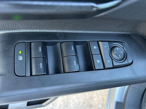 Certified 2026 Toyota Tacoma SR5 image 17