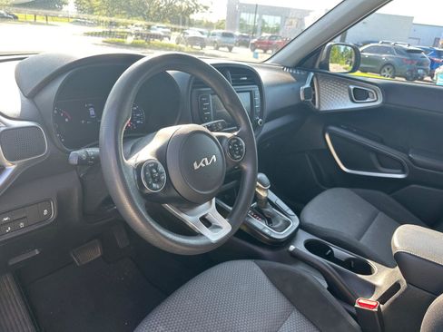 Used 2022 Kia Soul LX w/ Technology Package FWD image 16