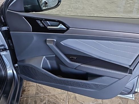 Used 2025 Volkswagen Jetta SEL image 11