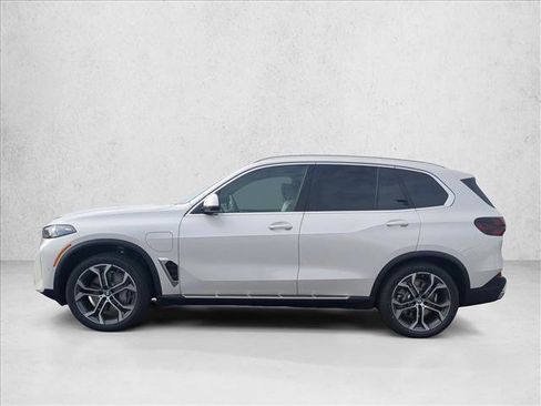 New 2026 BMW X5 xDrive50e w/ Executive Package image 5