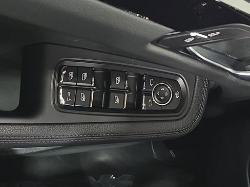 Certified 2026 Porsche Macan AWD/4WD image 21
