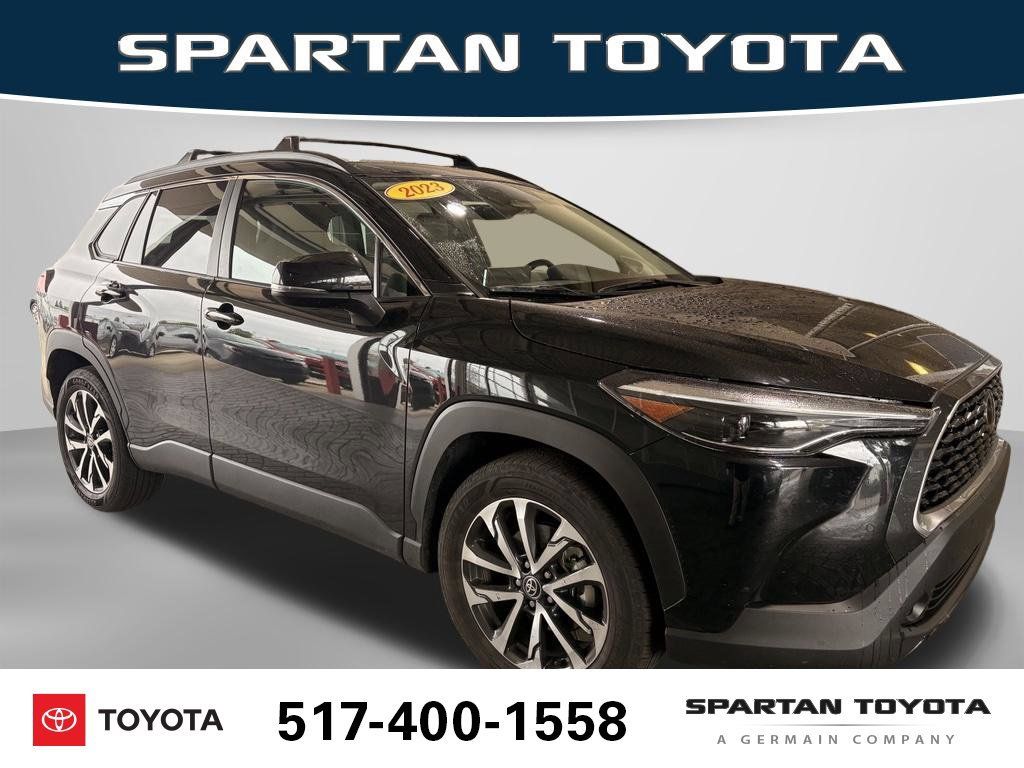 Used 2023 Toyota Corolla Cross XLE w/ Convenience Package AWD/4WD image 8