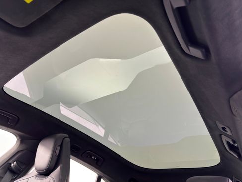 Used 2023 Porsche Taycan GTS image 12