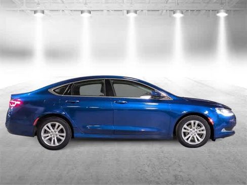 Used 2015 Chrysler 200 Limited image 9
