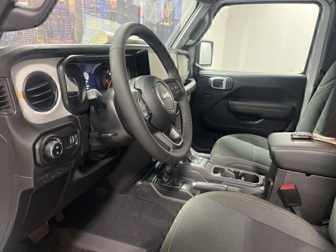 New 2026 Jeep Gladiator Sport AWD/4WD image 9