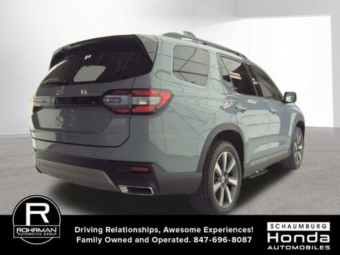 Certified 2023 Honda Pilot Touring image 2