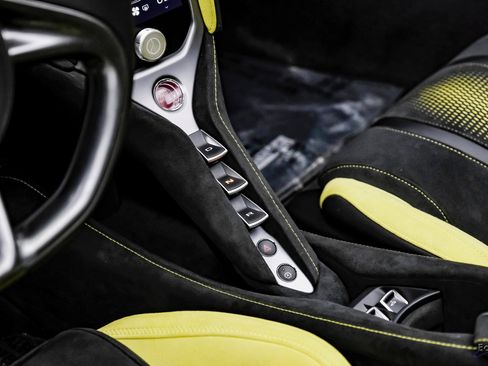 Used 2024 McLaren 750S Spider image 67