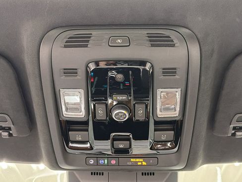 Used 2026 Cadillac Escalade Platinum Sport image 32