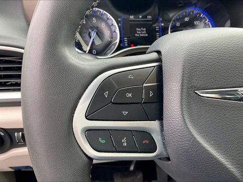 Used 2023 Chrysler Voyager LX image 13