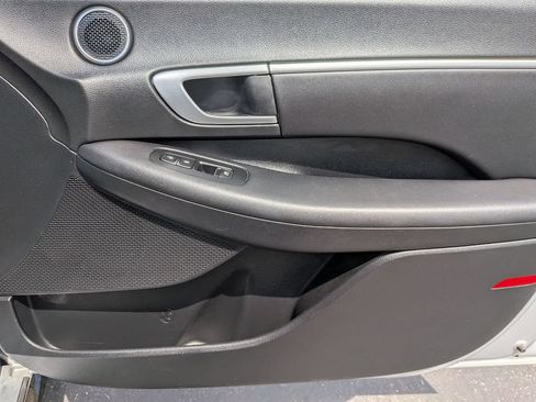 Used 2025 Hyundai Sonata SEL FWD image 32