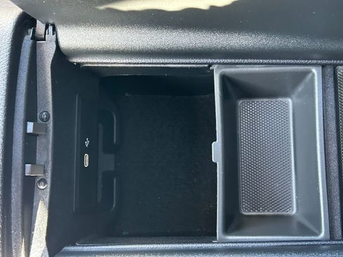 Used 2024 Mercedes-Benz GLE 450e 4MATIC image 30