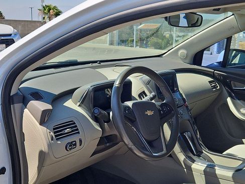 Used 2015 Chevrolet Volt FWD image 10
