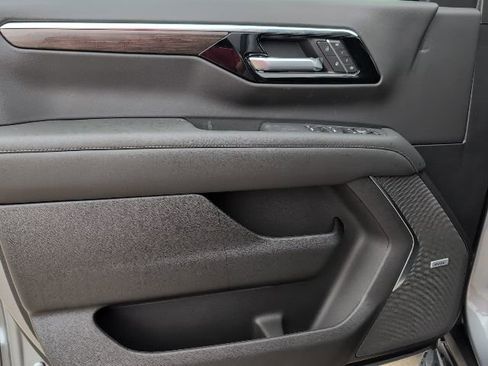 New 2026 Chevrolet Suburban LT w/ Comfort Package image 17