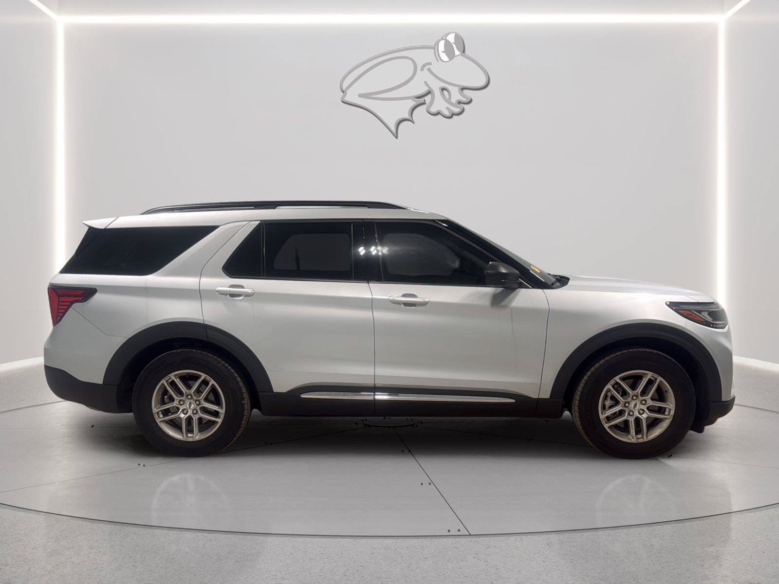 Certified 2025 Ford Explorer Active RWD image 6