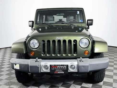 Used 2008 Jeep Wrangler Unlimited Sahara w/ Dual Top Group AWD/4WD image 2