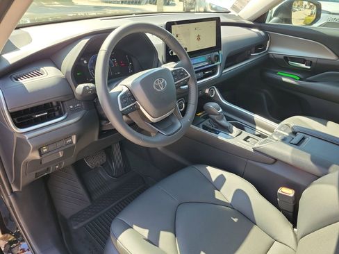 New 2026 Toyota Grand Highlander XLE FWD image 17