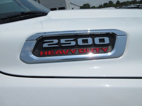 Used 2024 RAM 2500 Big Horn AWD/4WD image 10