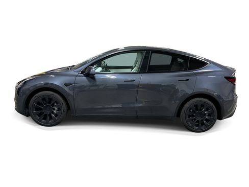 Certified 2022 Tesla Model Y Long Range AWD/4WD image 3
