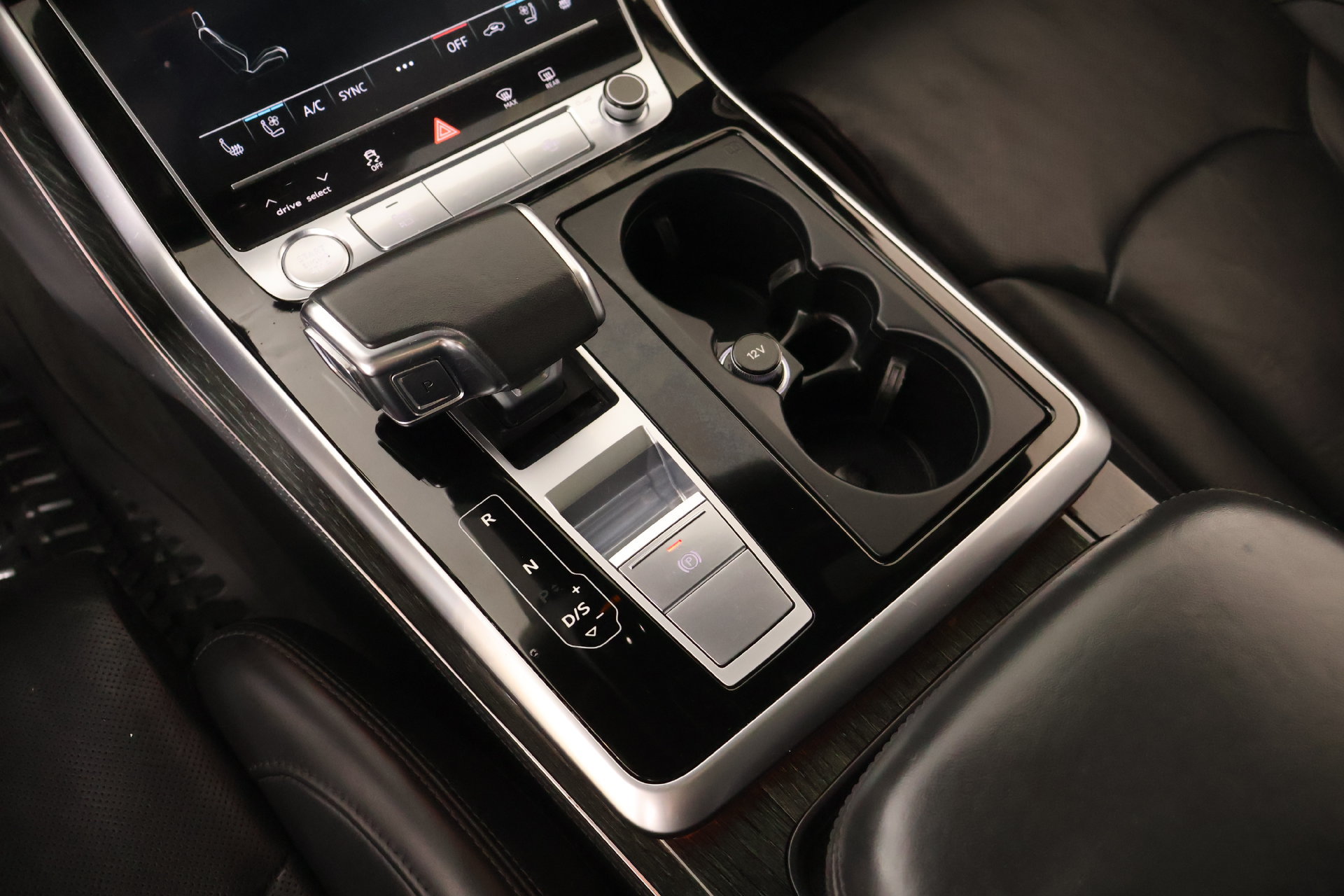 Used 2020 Audi Q8 Prestige w/ Prestige Package AWD/4WD image 9