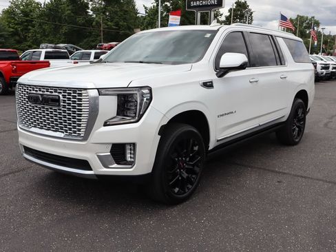 Used 2024 GMC Yukon XL Denali w/ LPO, Floor Liner Package AWD/4WD image 40