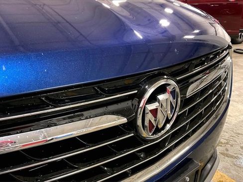 Used 2023 Buick Envision Essence image 28